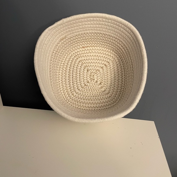 Coiled Rope Square Storage Basket, bottom 7x7 inches, beige, brand new - Picture 5 of 6